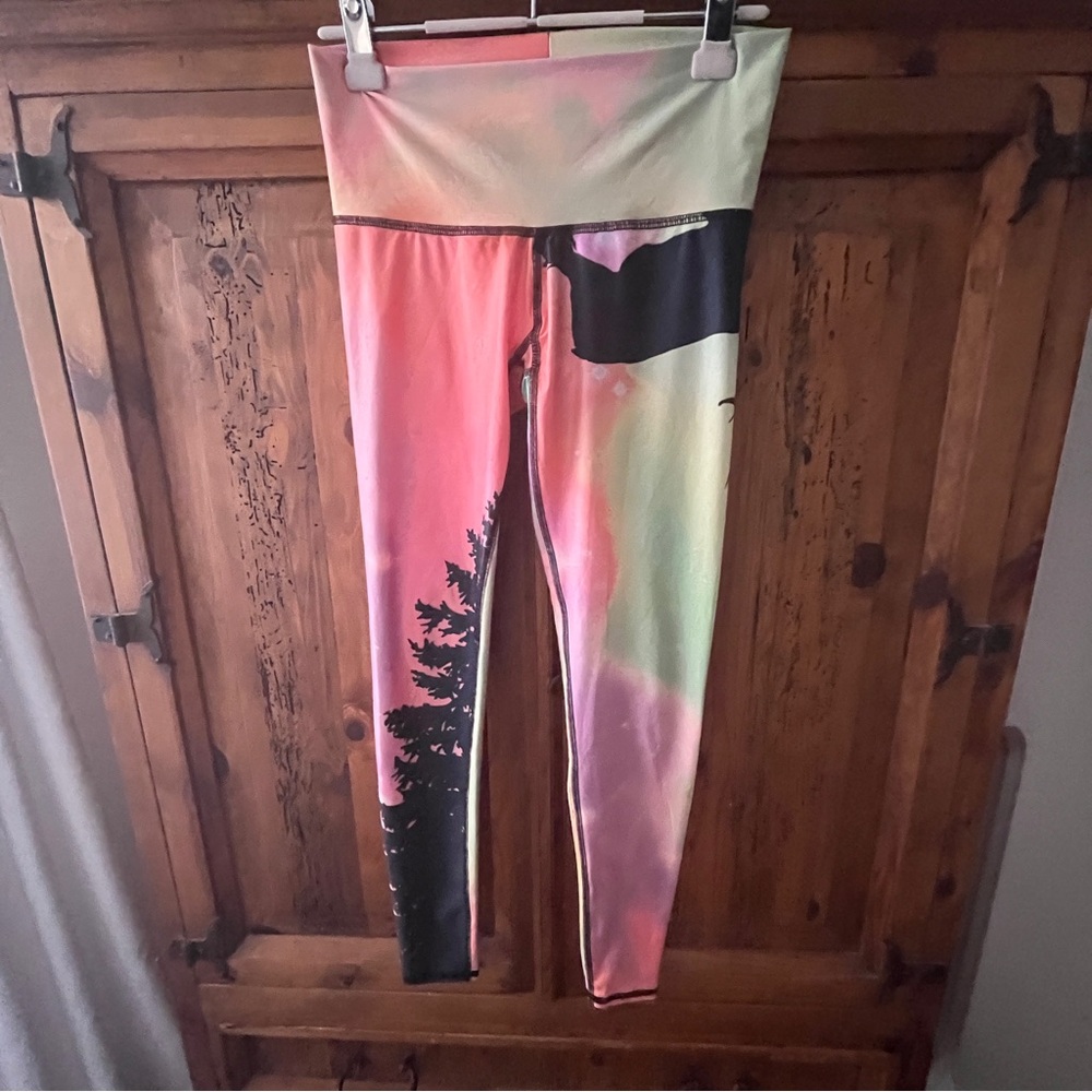 Teeki Coral Yoga Legging size medium
